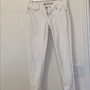 White levi skinny jeans